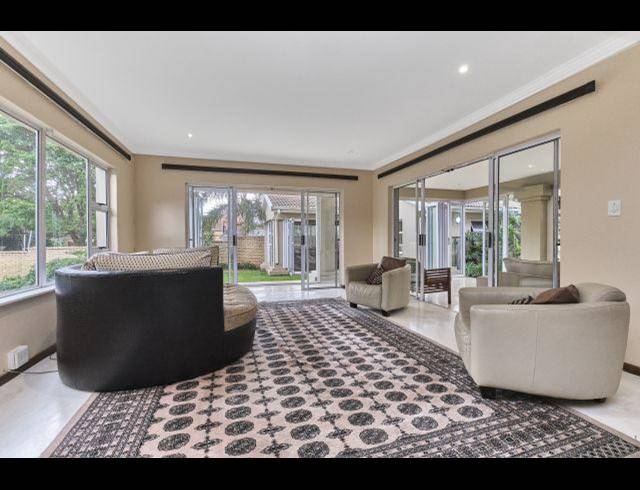 5 BEDROOM HOUSE FOR SALE IN SUNNINGHILL